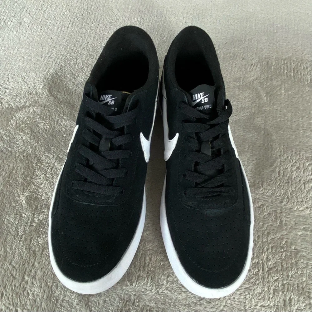 Nike SB Heritage Vulc Mens Sneakers‎ Shoes Size 9 Black White Suede NEW